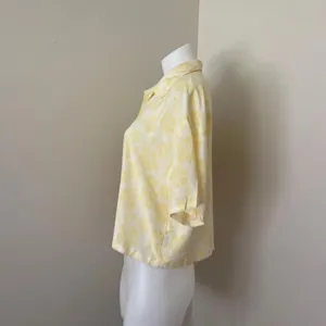 Forever 21 Hawaiian Hibiscus Cropped Button Down Shirt, Medium thumbnail 3