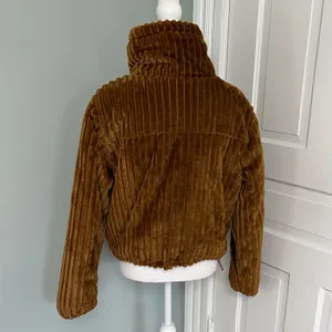 BDG Urban‎ Outfitters Brown Corduroy Velvet Cropped Puffer Coat Jacket Size XS thumbnail 3