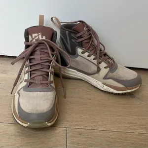 APL Techloom Defender Sneakers Hi Top Women's Size 6 Tan Brown Plum thumbnail 2