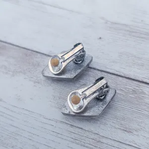 Vintage Clip On Earrings Dark Grey/Black Diamond Shape - Fair Condition thumbnail 10
