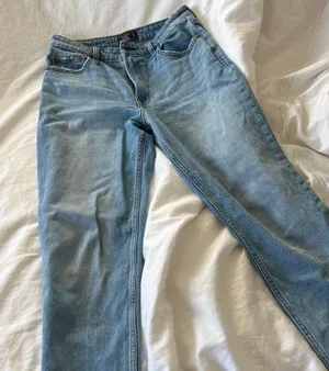 Straight Leg Jeans thumbnail 1