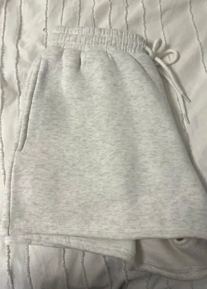white fox shorts  thumbnail 3