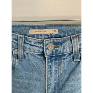 Levi's 70's‎ High Flare Women's Jeans size 26 thumbnail 2