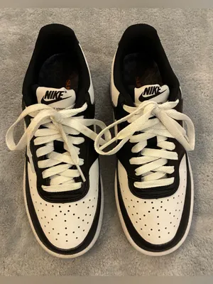Women’s Nike Low-Top Sneakers - Black and White Leather Size 6 thumbnail 2