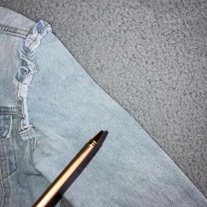 Ruffle Shoulder Denim Jacket Women S Light Wash‎ Raw Hem Cropped Western Spring thumbnail 7