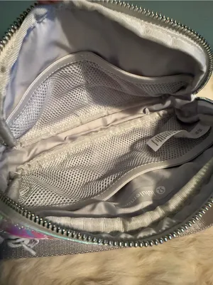 Lululemon Everywhere Iridescent Belt Bag Silver thumbnail 6