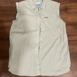 Columbia Sleeveless Button Up Top Lightweight Summer Outdoor Size L thumbnail 1