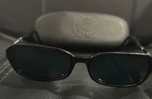 Elegant Black Sunglasses thumbnail 1