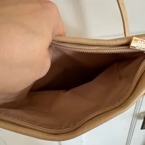 Beis The Travel Wallet Bag in beige vegan‎ leather. thumbnail 6