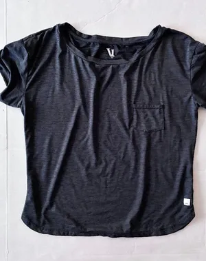 Vuori Short Sleeve Scoop Neck Pocket Tee - Classic Style - L - Heather Charcoal thumbnail 1