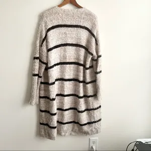 Onetheland striped soft cardigan size medium thumbnail 4