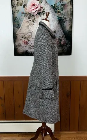 Gorgeous LOFT Wool Tweed Coat with Black Velvet Trim! thumbnail 4