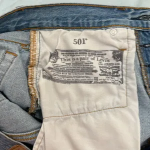 Levi's 501 Light Blue Frayed Denim Shorts Sz 25 thumbnail 5
