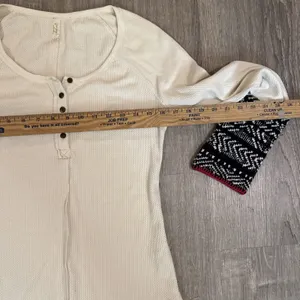 Free People Top Women L Newbie Thermal Alpine Henley Cuffs Cream Black thumbnail 5