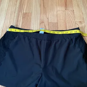 Fabletics Shorts Womens Large Black Pull On Lightweight Running Workout Gym thumbnail 4