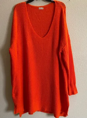 Free People over size V neck sweater SZ M/L thumbnail 1
