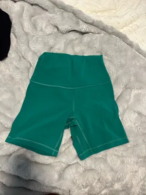 Lululemon Shorts 6inch size 4 thumbnail 2