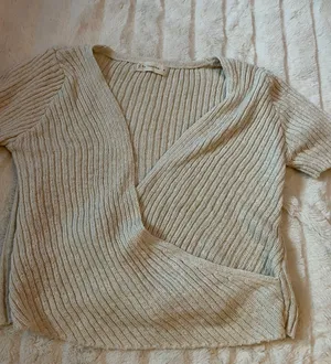 By Together cropped pullover twist sweater thumbnail 1