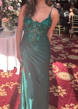 Boutique Green Sequin Prom Dress thumbnail 2