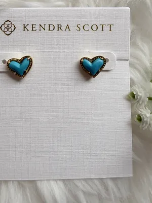 Kendra Scott Ari Hearth Stud Earrings thumbnail 1