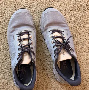 On Cloud Running Shoes Women’s thumbnail 1
