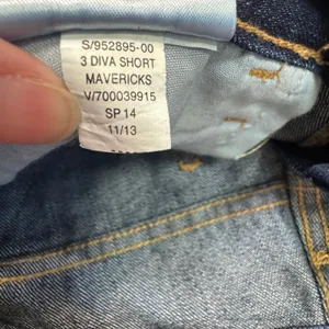 Old Navy The Diva Dark Wash Raw‎ Hem Denim Shorts Cutoff 6 Regular thumbnail 5