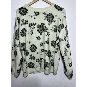 Skylar + Jade Sweater Women Medium Cream Gray Floral Knit Long Sleeve Sèzane thumbnail 1