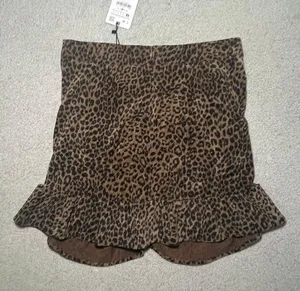 NWT  Leopard Print Mini Skirt Size Medium thumbnail 3