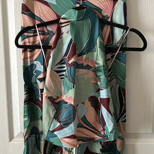 Rachel Zoe Women’s 2-Piece Tropical‎ Palm Print Satin Halter & Pant Set Small thumbnail 13