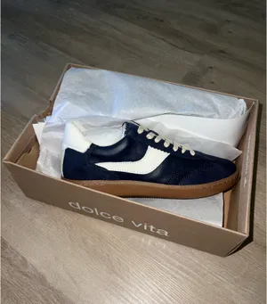 DV by Dolce Vita Sneakers thumbnail 6