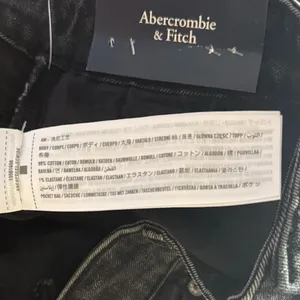 NWT Abercrombie & Fitch Curve Love High Rise Mom Jeans: Washed Black, Size 28 thumbnail 8