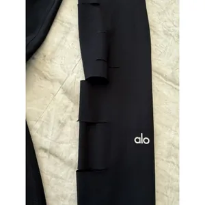 ALO YOGA High Rise Ripped‎ Warrior Leggings Women's xS Black Full Length thumbnail 3