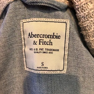 Y2K Abercrombie & Fitch Denim Jacket Built‎ In Scarf Knit Collar Womens Small thumbnail 5
