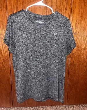 Women’s Under Armour HeatGear shirt thumbnail 1