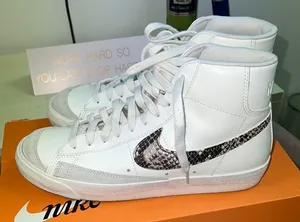 Nike Blazer Mid 77 thumbnail 1