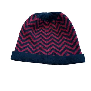 Lauren‎ Ralph Lauren Lambswool Red Black Chevron Beanie Hat CP thumbnail 2