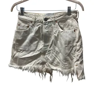 One Teaspoon Sz 26 White Wash 5-Pocket Frayed Raw Hem Denim Jean Mini Skirt thumbnail 1