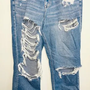 Light Wash Ripped Highest Rise 90’s Boyfriend Jeans thumbnail 4