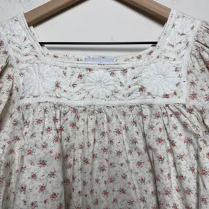 Mi Golondrina Women Cotton Top mall Cream Ditsy Floral Embroidered Puff Sleeve thumbnail 2
