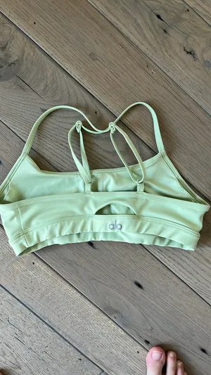 ALO yoga leggings and sports bra set in Iced Green Tea Heather Size X-Small leggings and size small bra thumbnail 4