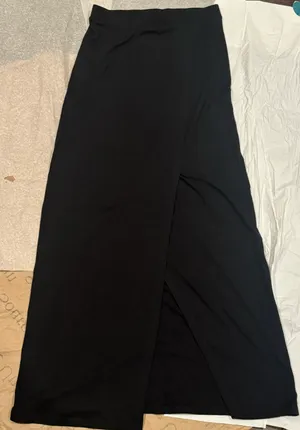 Black Slit Maxi Skirt Slits 4 thumbnail 1