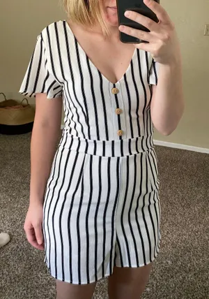 BNWT Romper thumbnail 2