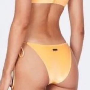 Triangl Astrid Bikini Top & Vinca Bottoms Set Velvet Crush Apricot Size Large thumbnail 3
