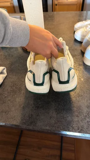 Adidas Ultraboosts thumbnail 4