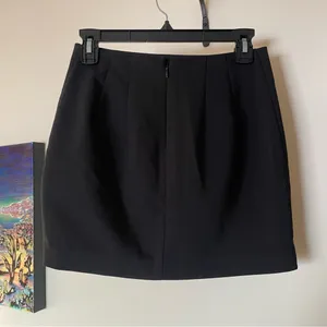 Express Simple Black Mini Skirt Size 0 thumbnail 2