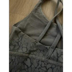 Lululemon Energy Bra Medium Support Size 4 thumbnail 5