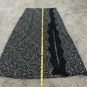 Garage Black and Off White White Satin Midi Skirt thumbnail 5