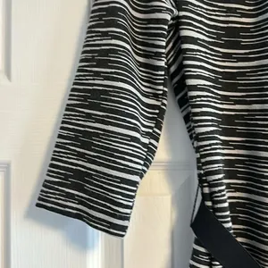 TRINA TURK Women’s Black & White Belted Zebra Stripe 3/4 Sleeve Dress Size 6 thumbnail 3