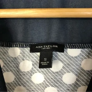 Ann Taylor Navy‎ Blue & White Polka Dot Peplum Tank Top S thumbnail 4