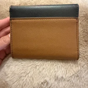 Nicole Miller New York small wallet; black, brown; cream: thumbnail 2